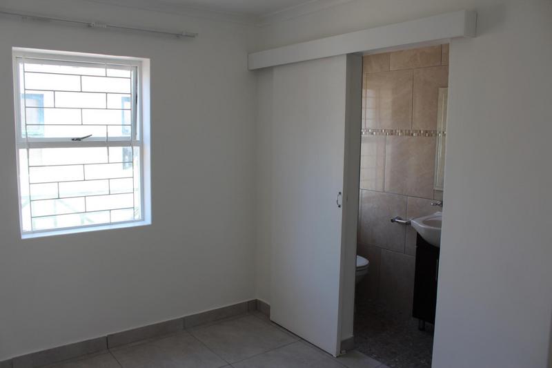 1 Bedroom Property for Sale in Oostersee Western Cape
